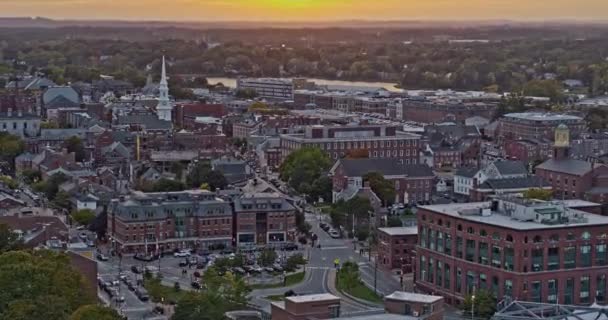 Portsmouth New Hampshire Aerial V19 Birds Eye View Flying Daniel — Stock Video