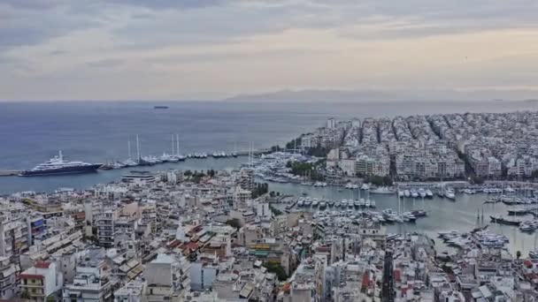 Pireas Greece Havacılık V18 Limana Yanaşmış Tekne Gemilerle Şehir Merkezini — Stok video