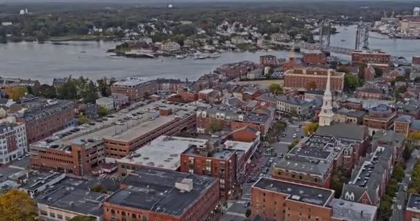 Portsmouth New Hampshire Aerial V12 Birds Eye View Fly Neighborhood — Vídeos de Stock