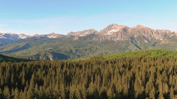 Drone Πετούν Πάνω Από Την Κοιλάδα Του Βουνού Κοντά Kebler — Αρχείο Βίντεο