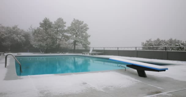 Snowy Day Sandia Mountain Range Freezing Temperatures Cover Surrounding Area — Stockvideo