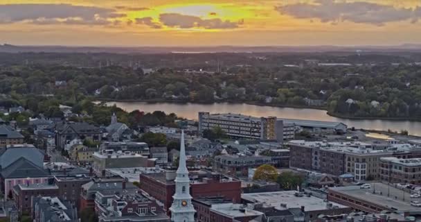 Portsmouth New Hampshire Aerial V20 Τραβήξτε Έξω Πυροβόλησε Μακριά Από — Αρχείο Βίντεο