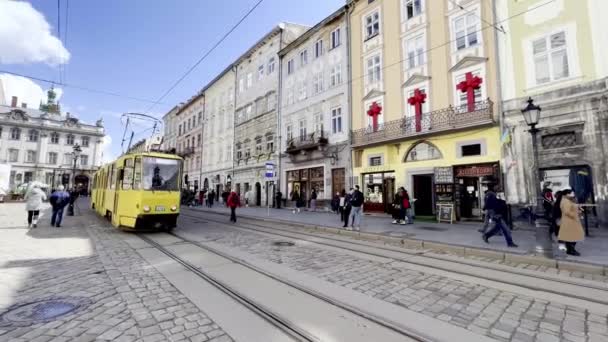 Lviv เครนรถไฟผ านบนถนน — วีดีโอสต็อก