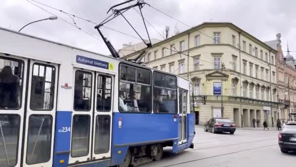 Comboio Nas Ruas Cracóvia Polónia Eléctrico Street Car — Vídeo de Stock