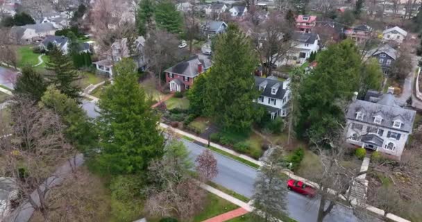 Uppskalade Herrgårdshus Usa Amerikansk Stad Förort Bostadsdistriktets Antenn Våren — Stockvideo