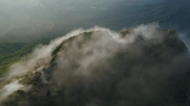 Nubi Zolfo Che Sorgono Dalla Cresta Rocciosa Vulcanica Attività Geotermica — Video Stock