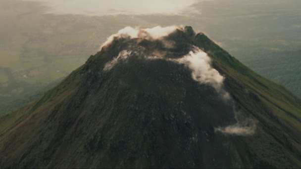 Gas Coming Active Arenal Volcano Mountain Peak Morning Scenic Sunlight — Vídeo de Stock