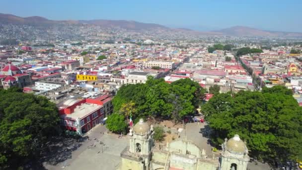 Filmagem Drones Voando Sobre Edifícios Coloniais Urbanos Cidade Oaxaca México — Vídeo de Stock