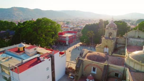 Oaxaca City Meksyk Dron Latający Nad Turystami Pięknym Śródmieściu Zocalo — Wideo stockowe