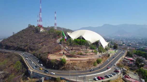 Drone View Vliegen Rond Guelaguetza Auditorium Oaxaca City Mexico — Stockvideo
