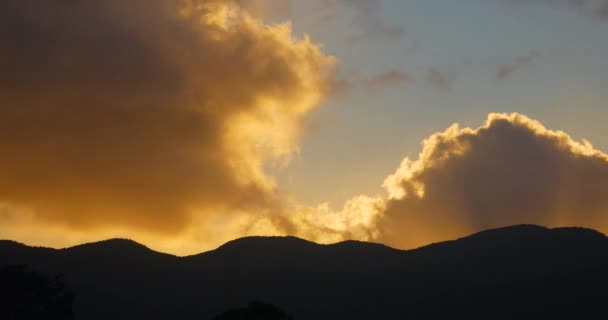 Timelapse Beautiful Summer Sunset Sun Going Silhouette Mountain Range Clouds — стоковое видео