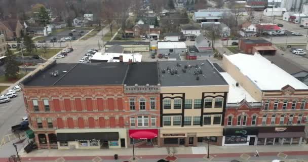 Centro Ithaca Michigan Dron Moviéndose Hacia Los Lados — Vídeo de stock