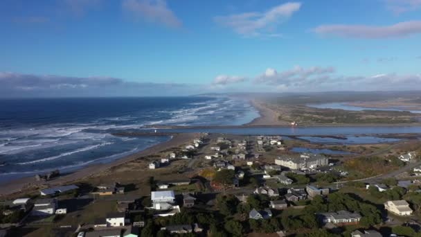 Lyxiga Hem Vid Kusten Bandon Oregon Coast Usa Drönare Bakåt — Stockvideo