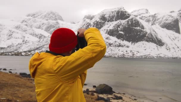 Photographer Taking Pictures Winter Landscape Lofoten Norway Panning Shot — Video Stock