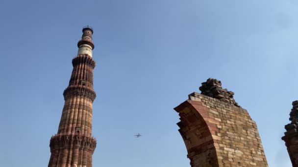 Delhi Inde Qutub Minar Ses Ruines Complexe Qutub Célèbre Pour — Video