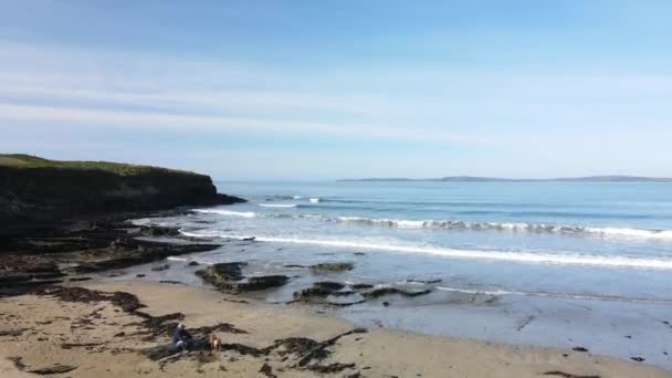 Cliffs Sandy Beach Untouched Nature Calm Atlantic Ocean Sunny Day — Video