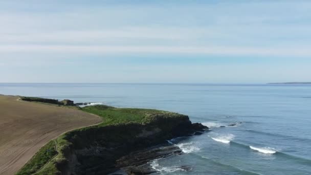 Circular Aerial Footage Beautiful Part Ireland Cliffs Agricultural Field Sandy — ストック動画