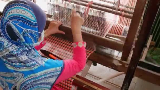 Home Manufacture Fabrics Textiles Longyis Scarves Utlized Materials Silk Cotton — Stock video