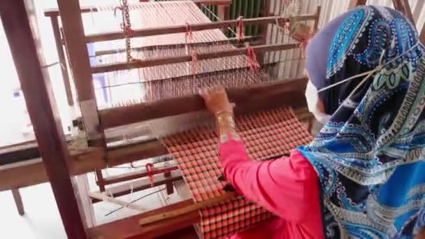 Fabricación Casera Tejidos Textiles Longyis Bufandas Los Materiales Utlizados Son — Vídeo de stock