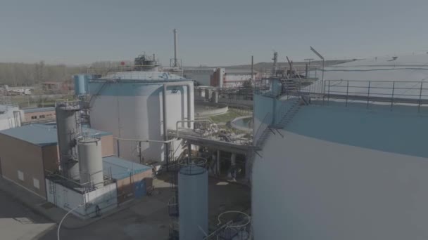 Aerial Shot Traveling Sewerage Water Treatment Plant Large Industrial Operation — Vídeo de Stock