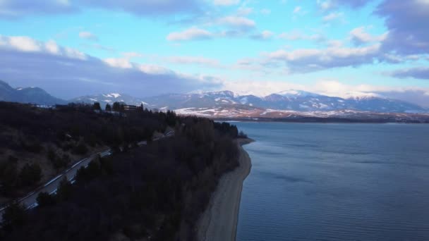 Playa Durante Noche Invierno Con Montañas Fondo — Vídeos de Stock