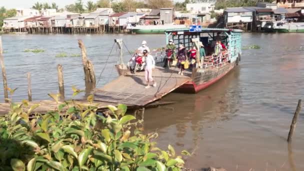 Zeilen Door Backwaters Van Mekong Delta Can Tho Vietnam Overdag — Stockvideo