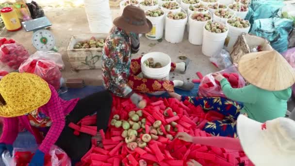 Top View Woman Worker Packing Rose Apple Can Tho City — 图库视频影像