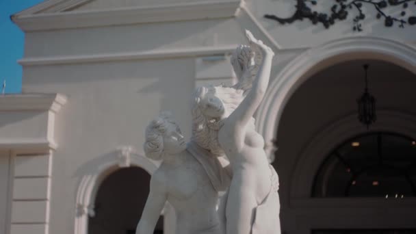 Exterior Tracking Shot Marble Statue Displaying Couple Love — 비디오