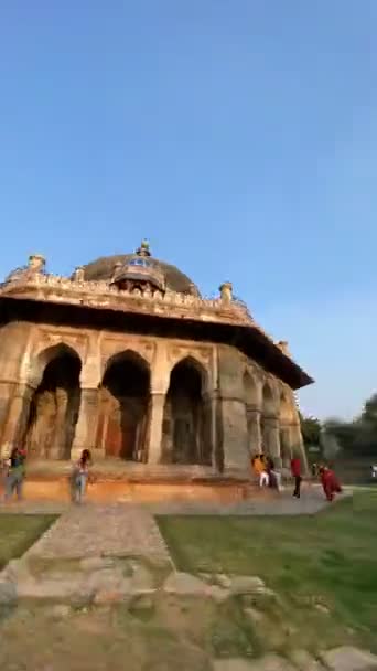 Hype Lapse Pov Shot View Isa Khan Tomb Compound Famous — стоковое видео