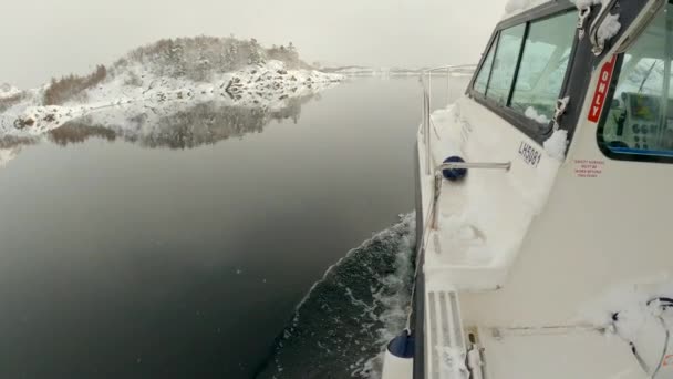 Boat Cruises Mirror Calm Waters Middle Winter Passing Small Quiet — Video Stock