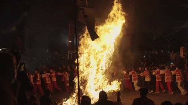 Sagicho Matsuri Etkinliği Nde Şenlik Ateşi Geceleyin Yanar — Stok video