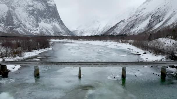 Icy River Small Bridge Ndalsnes Western Norway Winter Drone Flying — Vídeos de Stock