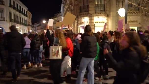 Una Lenta Panoramica Delle Proteste Femministe Nel Giorno Delle Donne — Video Stock