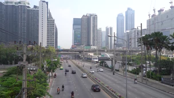 Busy Road Intersection Asoke Phetchaburi Cbd Bangkok Thailand Static — Stock Video