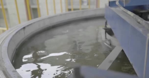 Abwasser Wird Einer Recyclinganlage Zur Wiederverwendung Aufbereitet — Stockvideo