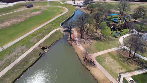 Aerial Footage Ponds Unity Park Highland Village Texas — Vídeo de stock