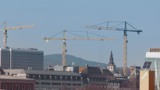 Construction Cranes City Centre Norwegian Capital Oslo Telephoto Pan — Vídeo de Stock