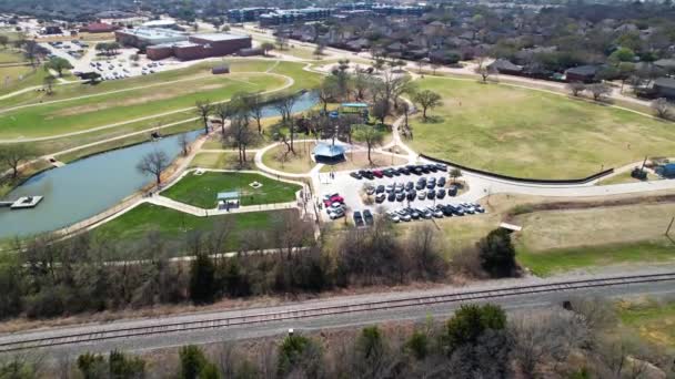 Aerial Footage Unity Park Kastle Kids Kastle Ponds Highland Village — Vídeos de Stock