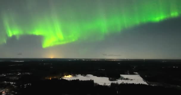 Гиперлапс Дрона Снимок Aurora Borealis Северного Сияния Над Краем Финляндии — стоковое видео