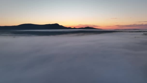 Beautiful Sunset Aerial Blanket Cloud Borestone Mountain — Stockvideo