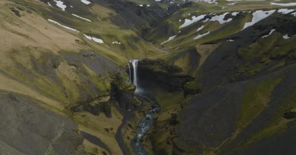 Aerial Static View Kvernufoss Waterfall Beautiful Iceland Landscape — стоковое видео
