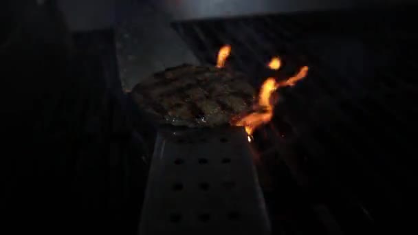 Close Shot Someone Removing Juicy Grilled Burger Cutlet Beef Spatula — Video