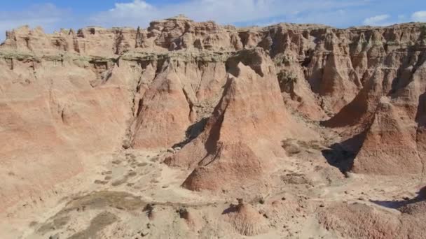 Badlands National Park Dirt Mountains Hills Natural Landscape Revealing Grassland — Vídeo de stock