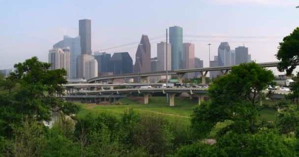 Aerial Cars North Freeway Downtown Houston — стоковое видео