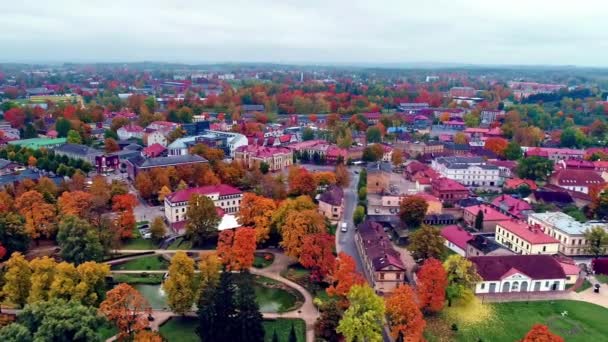 Aerial View Stunning Fall Colours Tree Foliage European City — Stock Video