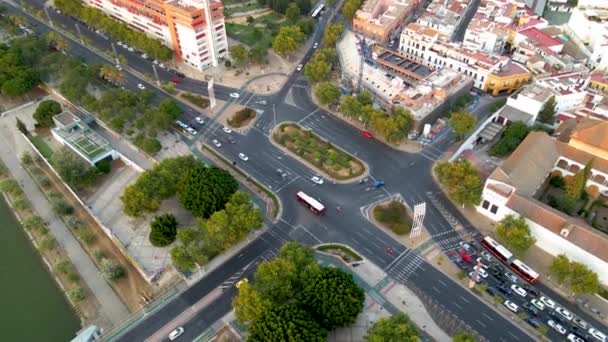 Descendiendo Por Encima Del Puente Barqueta Calle Torneo Sevilla — Vídeos de Stock