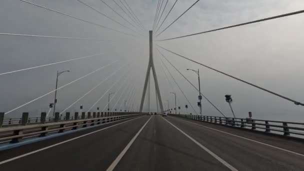 Traveling Incheon Bridge Concrete Cable Stayed Connection Yeongjong Island Mainland — Vídeo de stock