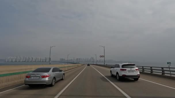 Vehicles Driving Incheon Cable Stayed Bridge Mainland Yeongjong Island South — Stok video