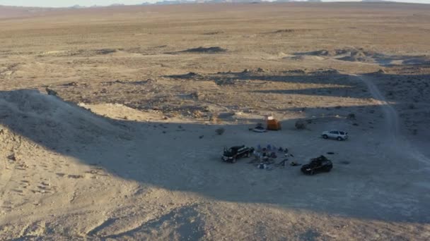 Wide Retreating Aerial Shot Trona Pinnacles Californian Desert — Stockvideo