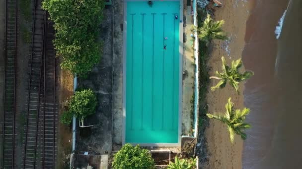 Aerial Top View Pool Next Tropical Beach Colombo Sri Lanka — ストック動画